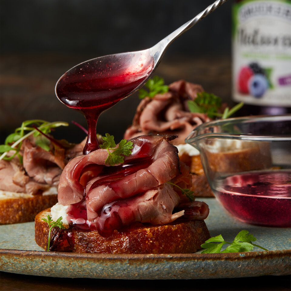 Roast Beef Crostini with a Berry Glaze Smucker's®